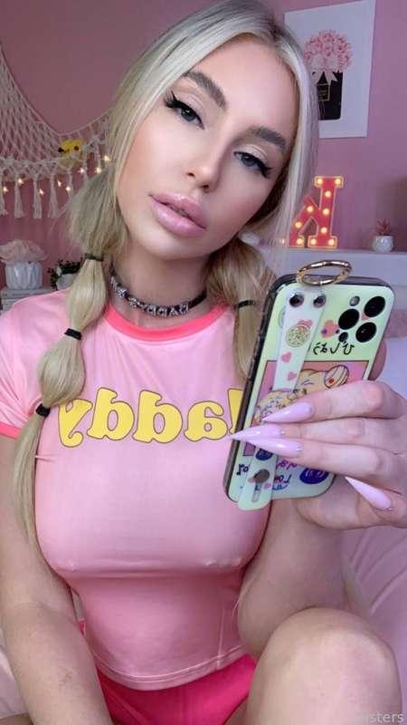 Waiting for your dick pic babe👀😈

DM me now!