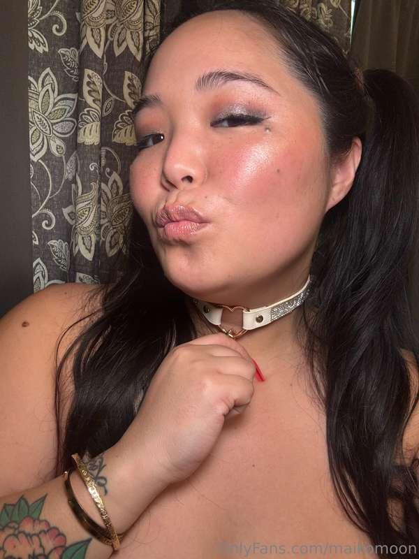 Lean in closer and pucker up, luv 💋