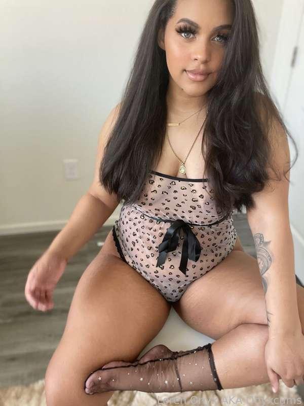 onyxcums image #1
