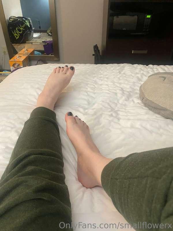Comfy hotel toes on our trip across the country (;