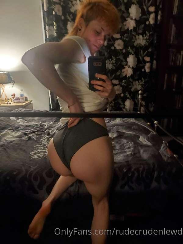 Little bit of bootay!! I've been hanging out in the hometown..