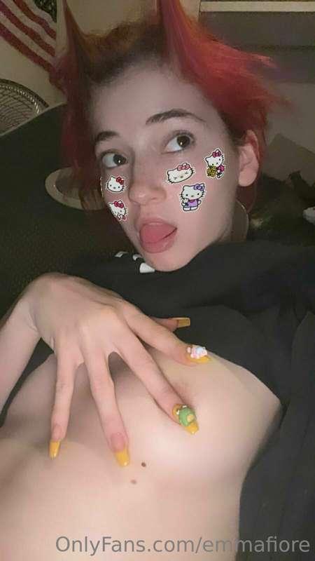 Do you like the toad on my nail? 😏
-------------------------..