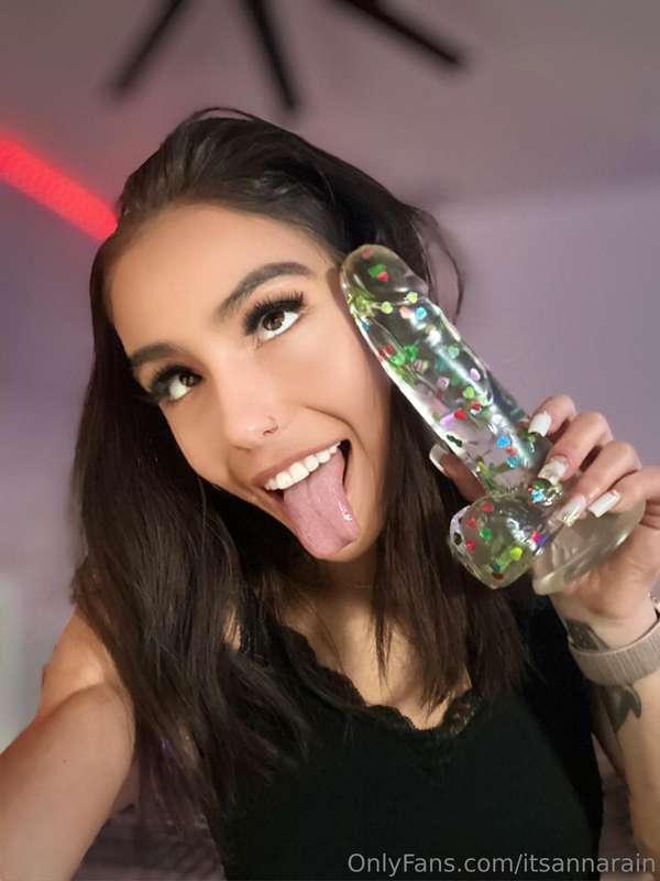 Come suck my naughty tongue