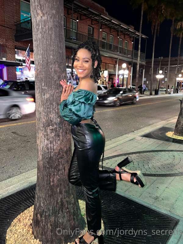 It’s my birthday weekend 🖤 I hope everyone is doing good and..