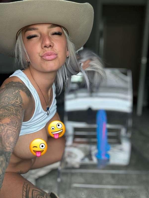 Riding Video!Unlock to see me ride this dildo on a chair!;)