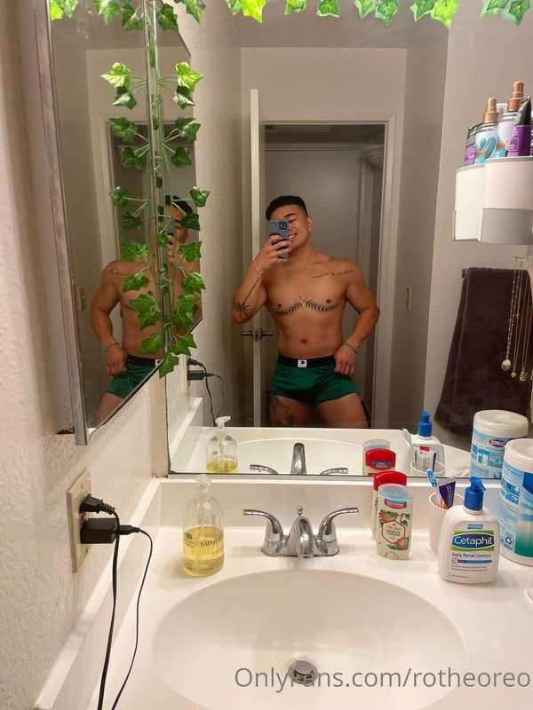 Is anyone ready for another sex video? Comment down 🤤