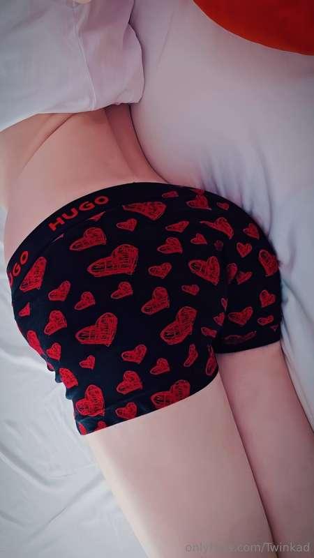 Unbelievably tight 🫦The underwear isn't much looser 🤭