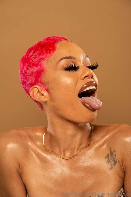 Who has something sweet for this mouth?

***$10 dick rates**..