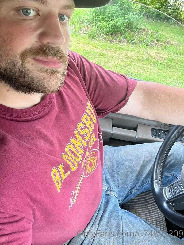 Hot and sweaty one on the farm today 🥵