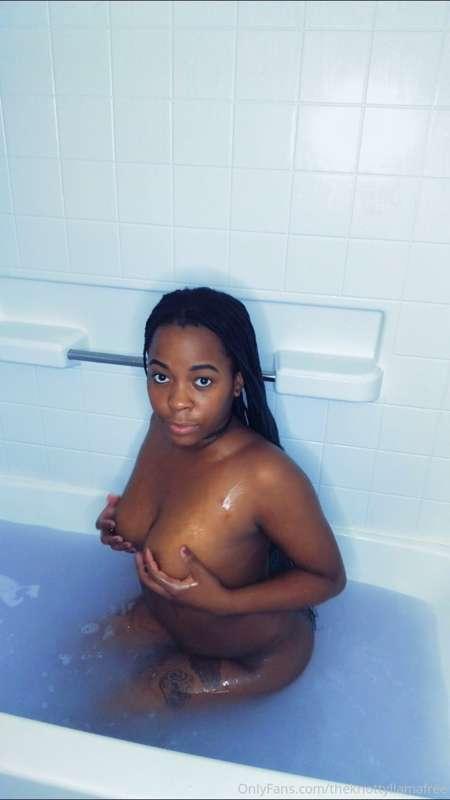 My favorite toy + me + a warm lavender bath = a video you DO..