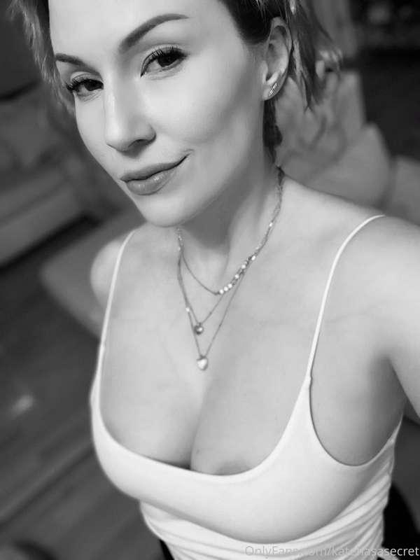 Happy Workout Wednesday! 🤍 Phew, I’m sweaty 🥵