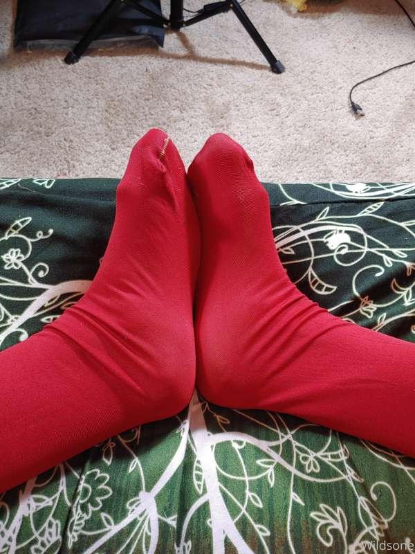 Red sock =]  I think I want green ones...