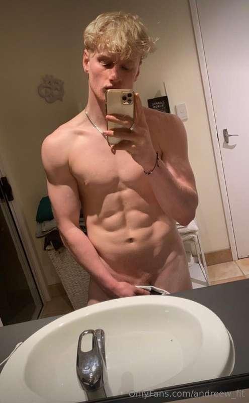 British lad @goldenboyliamx Might seem a bit shy, but once h..