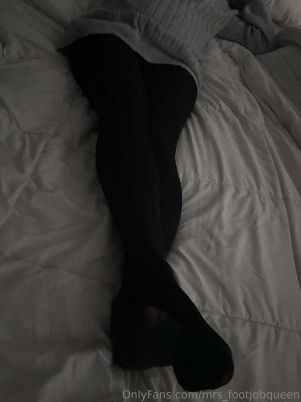 mrs_footjobqueen image #4