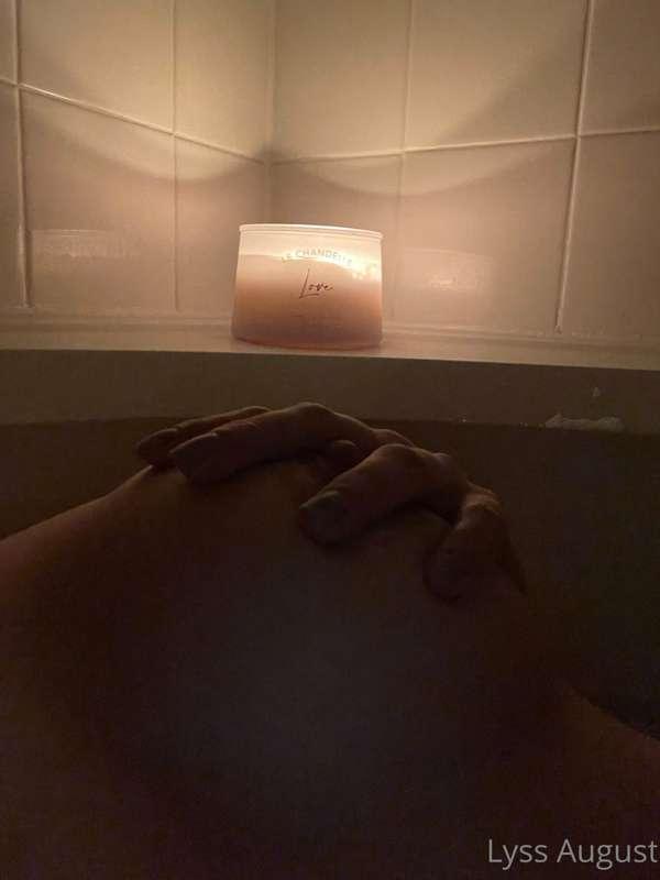 Nice relaxing bath, anyone want to join? ☁️✨