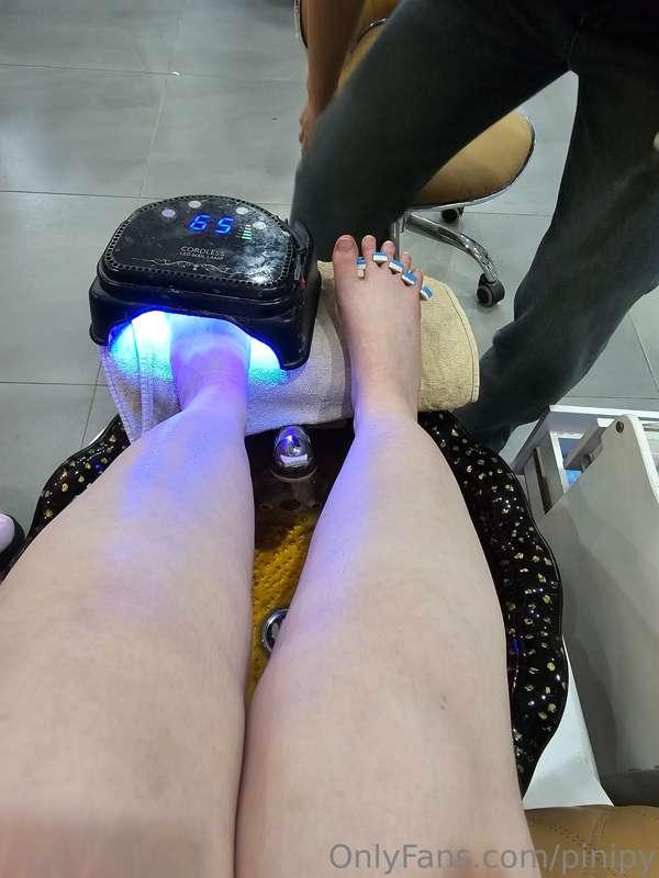 At nail salon getting my fingers and toes done. Tip / beem p..
