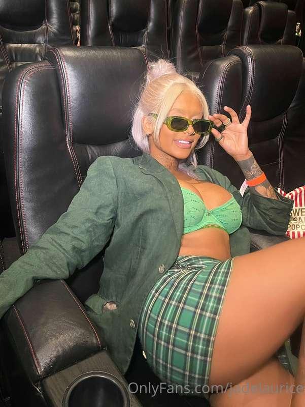POV: I’m your cinema date 😎