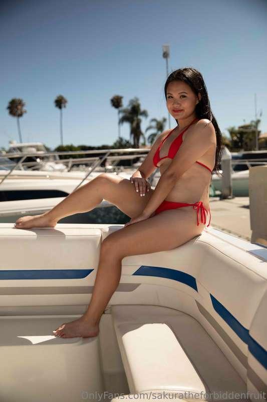 If u hit a yacht, dm me 😂😂