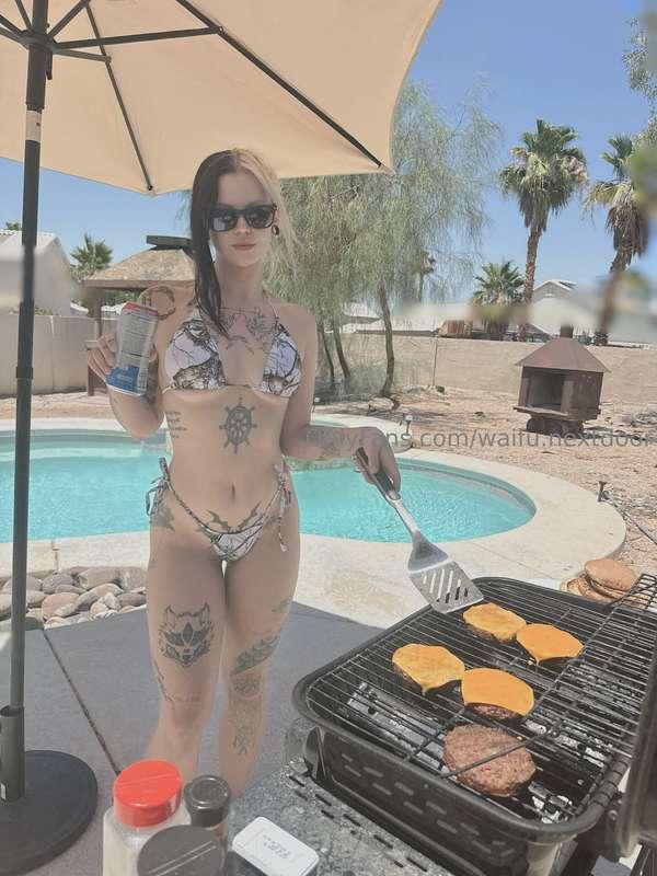 Who’s hungry? 🖤