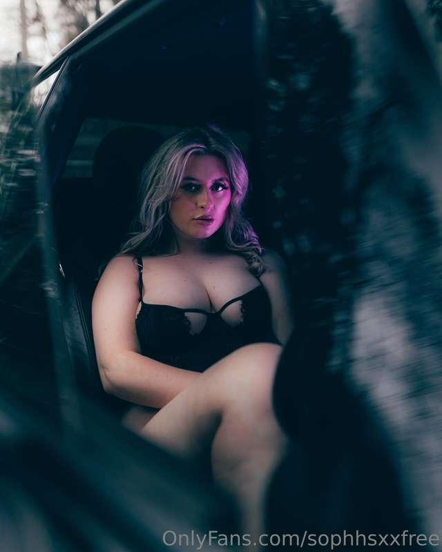 70% off my main page @sophhsx  For more mini content 🥵