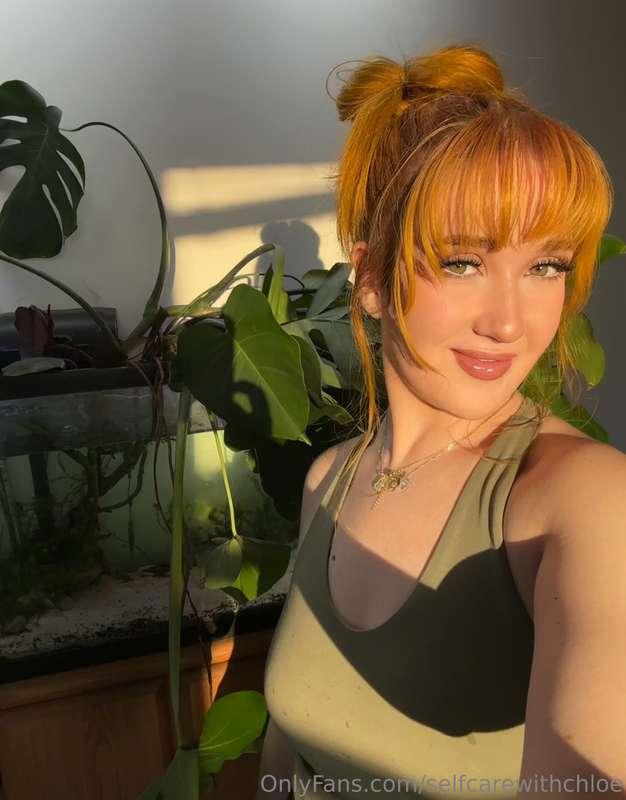 I love taking selfies with my plants! 🪴 🥰❤️