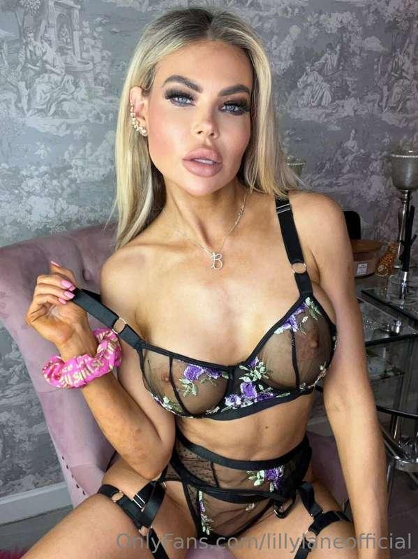 Will you give me a good night kiss baby? ❤