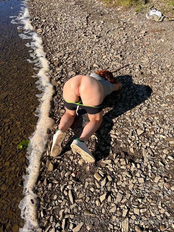 Is there anything better than taking it off in nature? 🔥🌲

*..