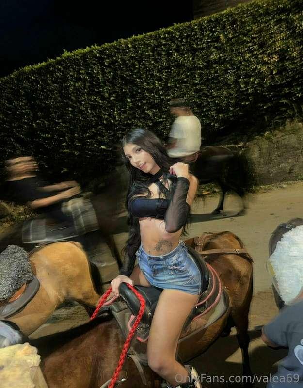 How many of you would love me to ride you?