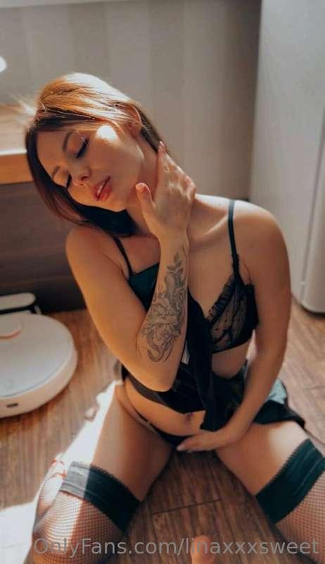 Baby i want to move the outfit off the pussy and start her p..