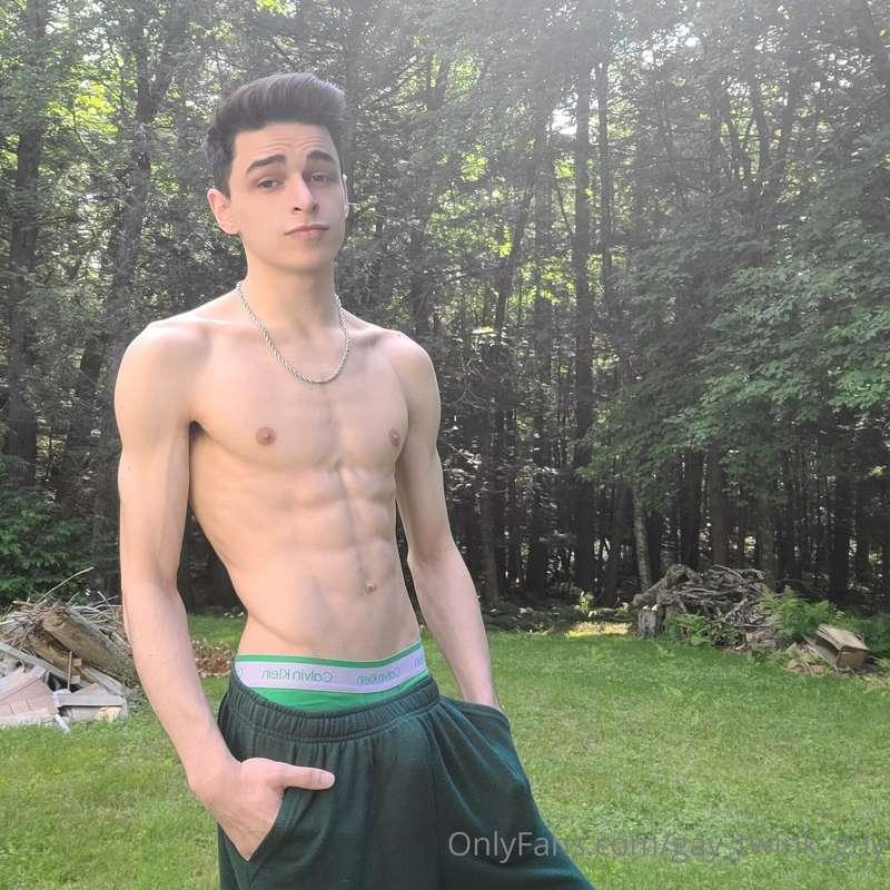 gay_twink_guy image #4