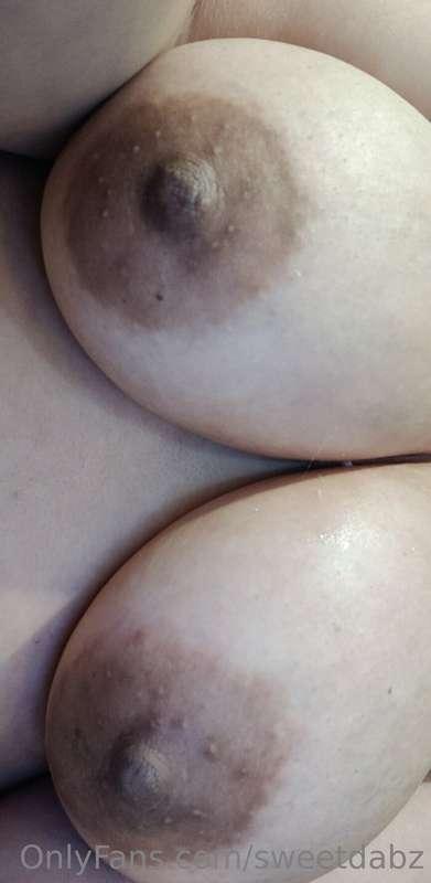 *big boobs* *blowjob* *handjob* *cum*
Big enough for plenty ..