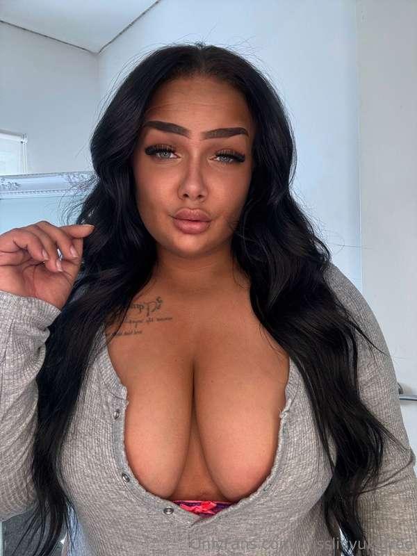 ITS MY BIRTHDAY SOON.. 💰🖤