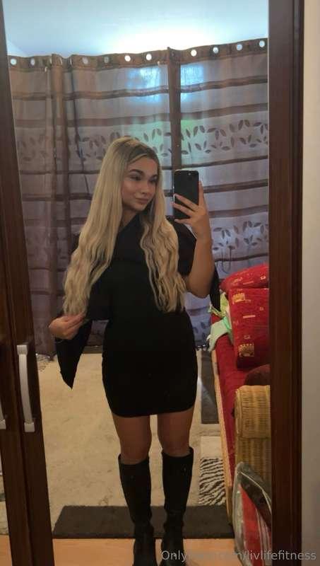 Tonight, I’ll seduce you in black 🖤😜