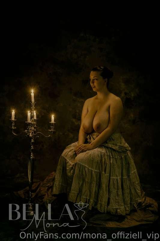 XOXO Mona