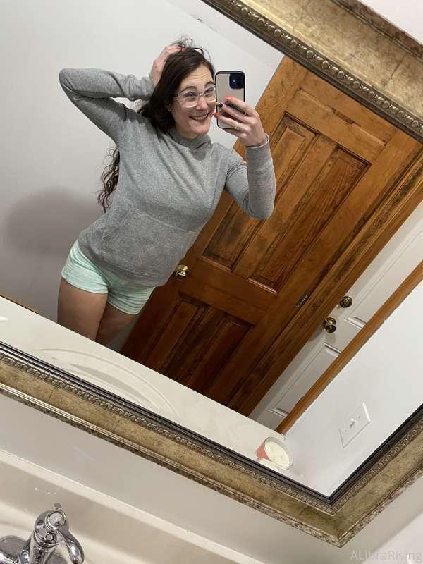 Fall vibes, when it’s still low key summer out 🎀