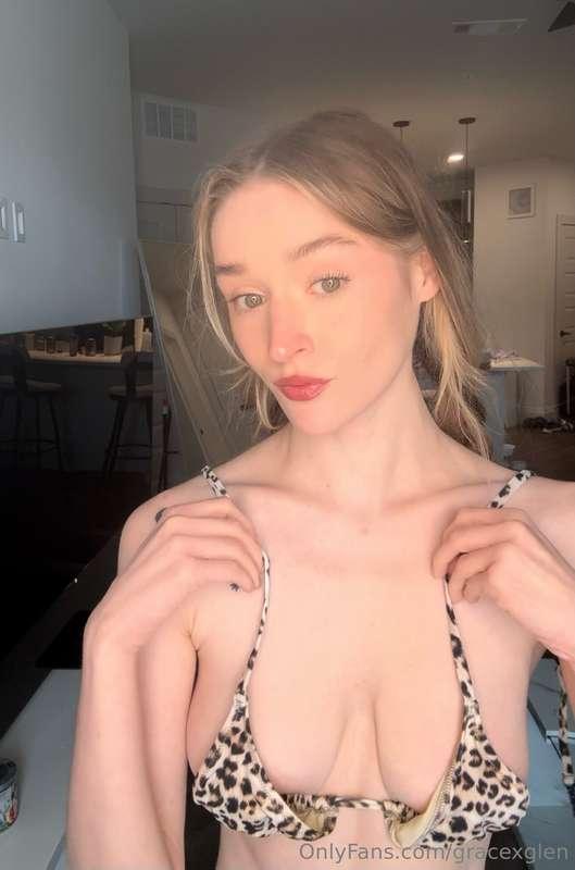 let me be your favorite distraction ;)