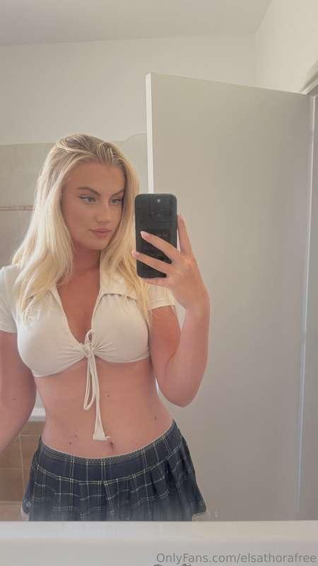 i just wanna be your sweet girl 😋