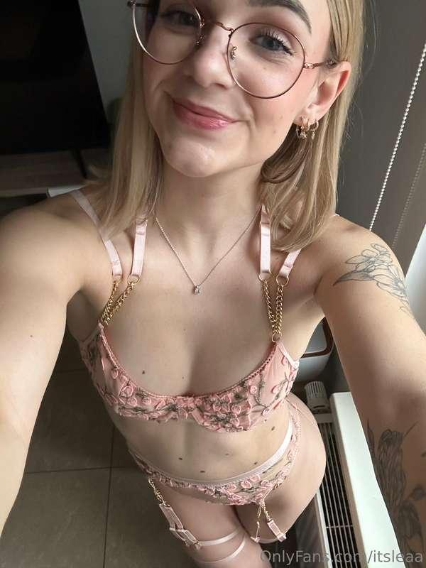 You like this colour on me??😌