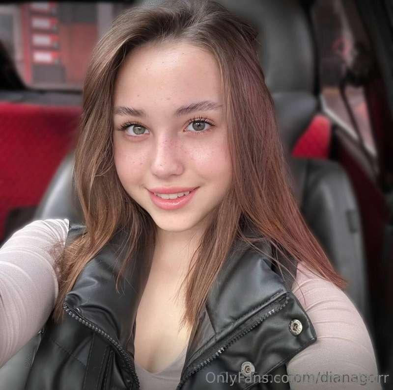🟢CLICK HERE - @dianagold 🟢 This cutie is online and horny!!!..