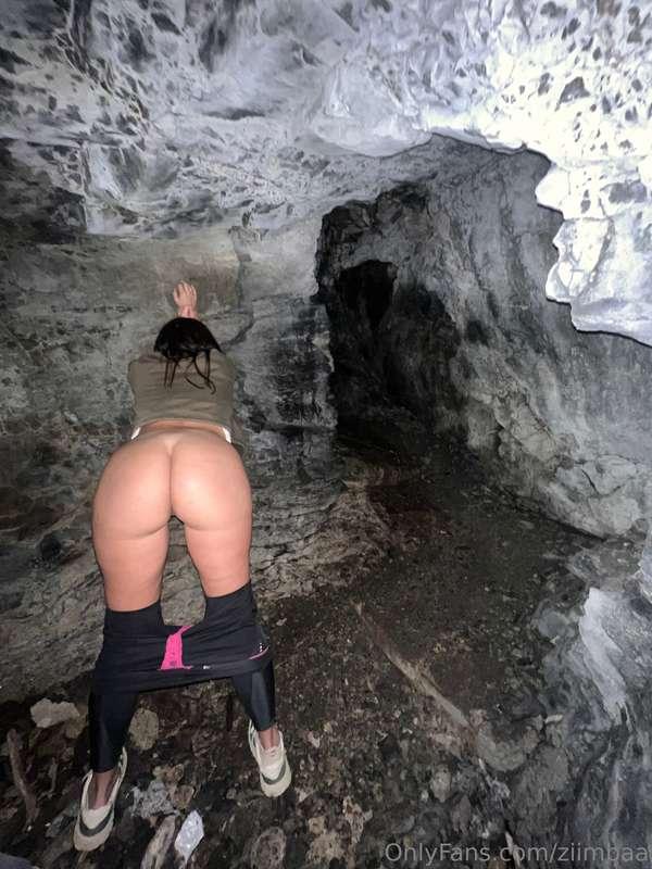 Even been fuck /fucked in a cave ?  Comment ur experience un..