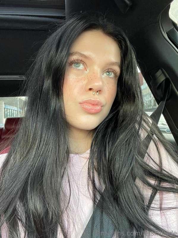 Going for a ride, wanna join?💋❤️