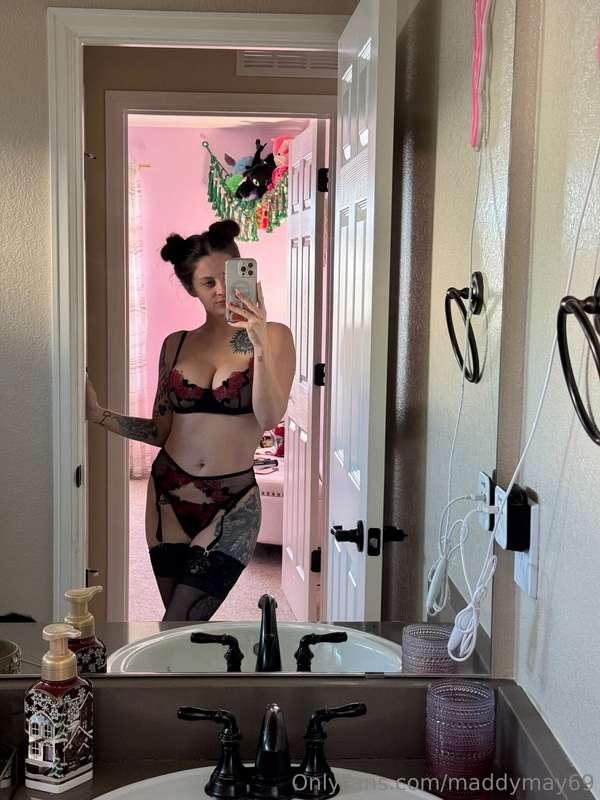 Do you want me to dress up for you tonight baby?? 💖