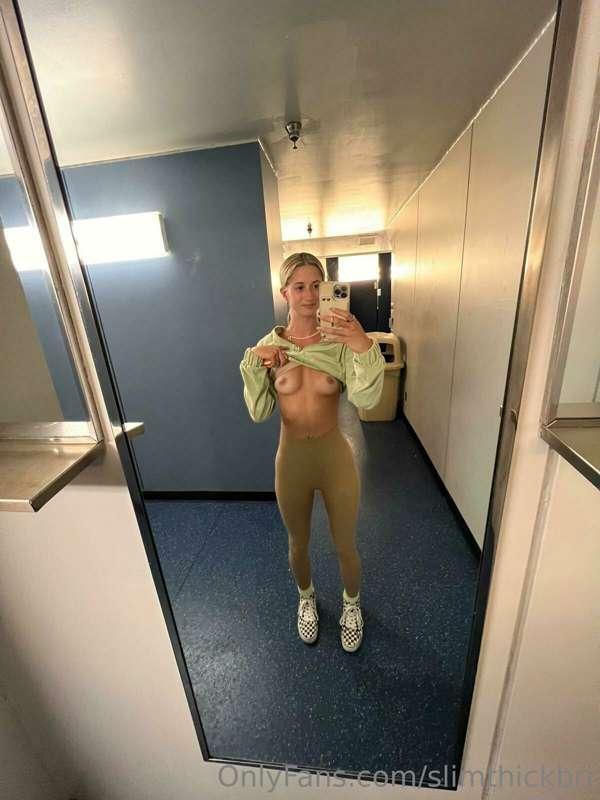 say hi to my tits;)