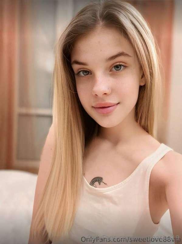 This cutie @sweetlove88vip knows how to please you with the ..