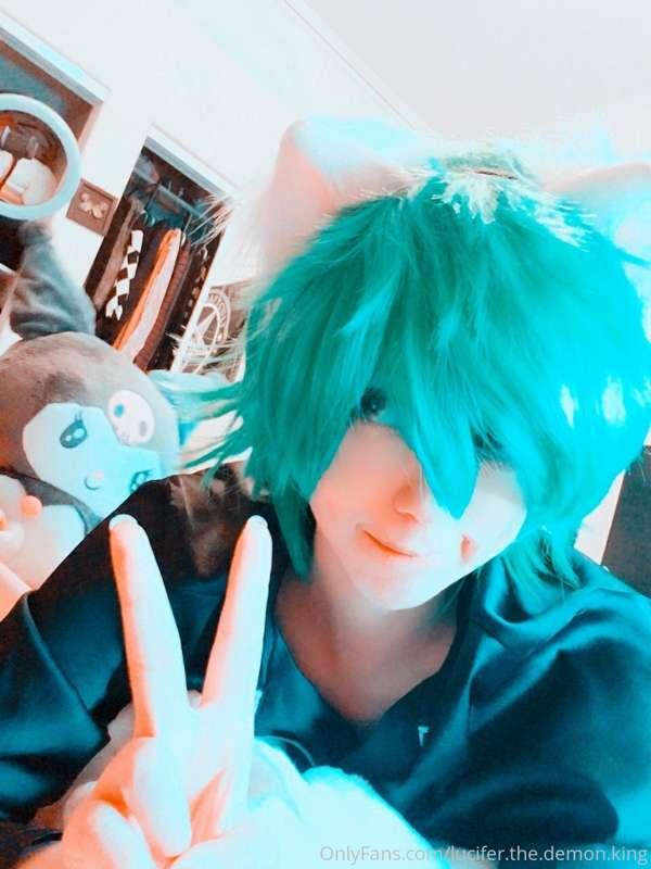 ~(=^-.-^)= Nya (=^•^=) ♡
*hides face* (/- *\)