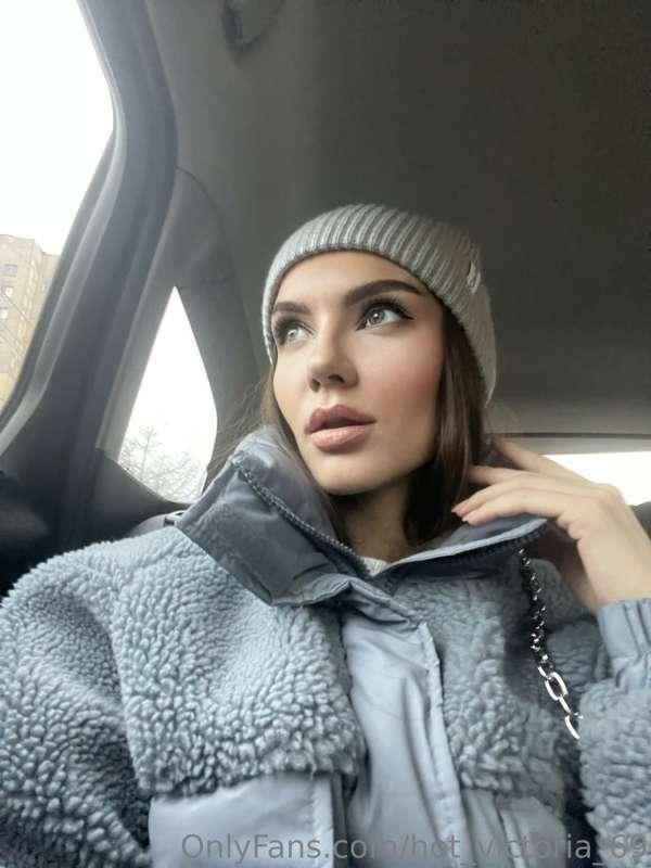 For many men 😏😏 driving is like having sex: 💦🥵 a woman sits ..