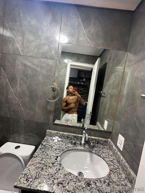 lucas_ferraiii image #0