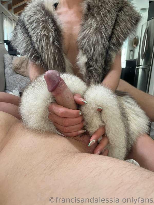 …furlovers ❤️‍🔥
Alessia made me go crazy once again 🥵
hope y..