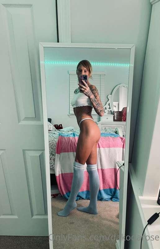 Photo dump☺️🥰
I’m starting to really love my hips 🤭