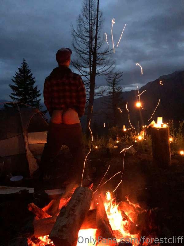 I smell buns burning.
Old pic but thought I’d share to comme..